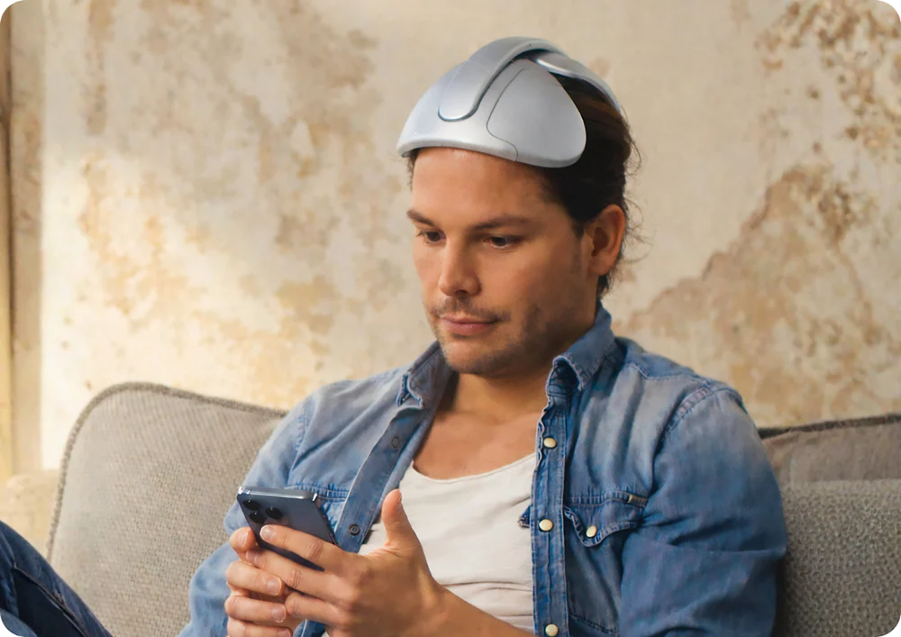 NioStem wearable hair growth cap